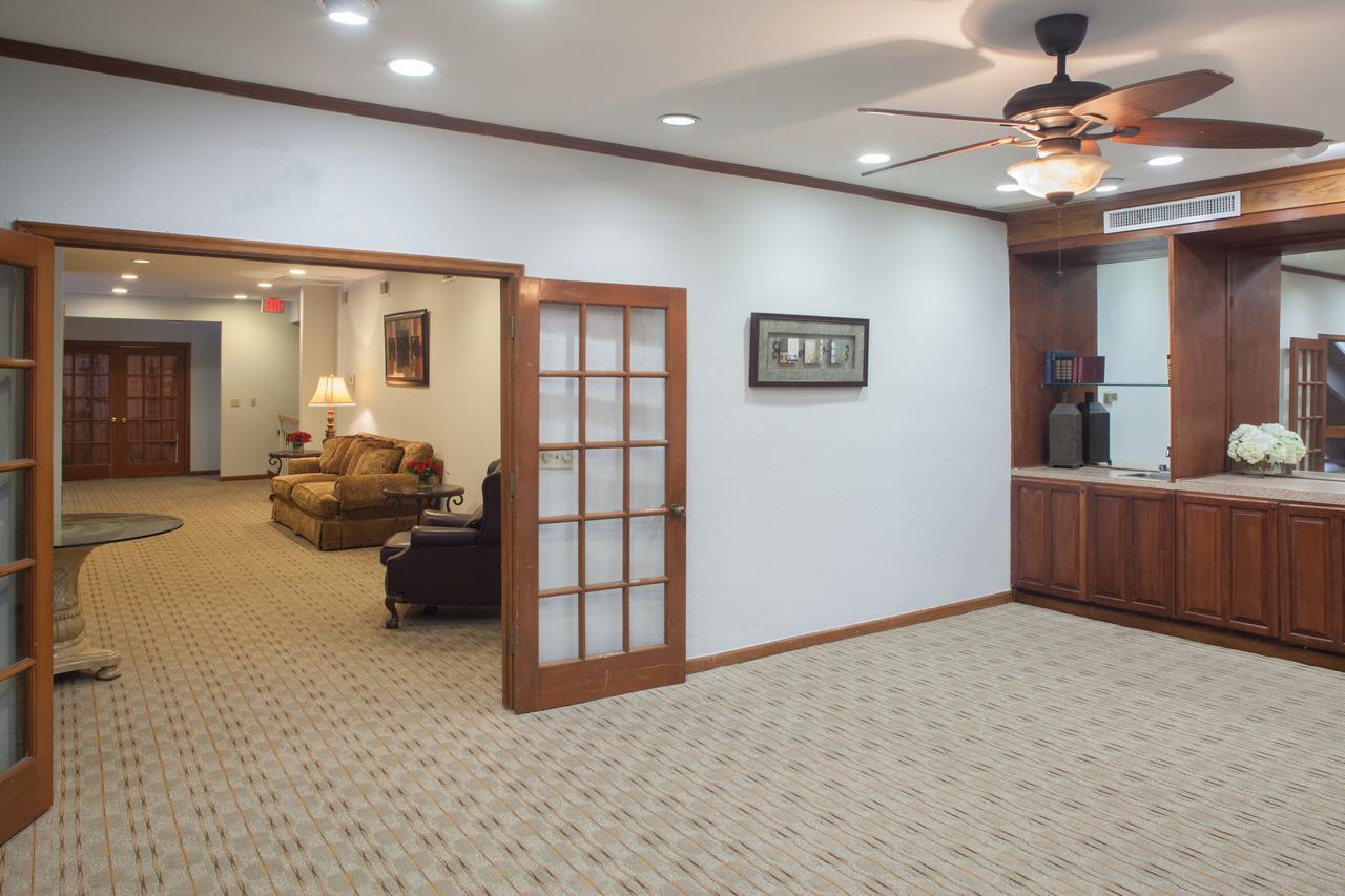 Cloverleaf Suites バトンルージュ エクステリア 写真