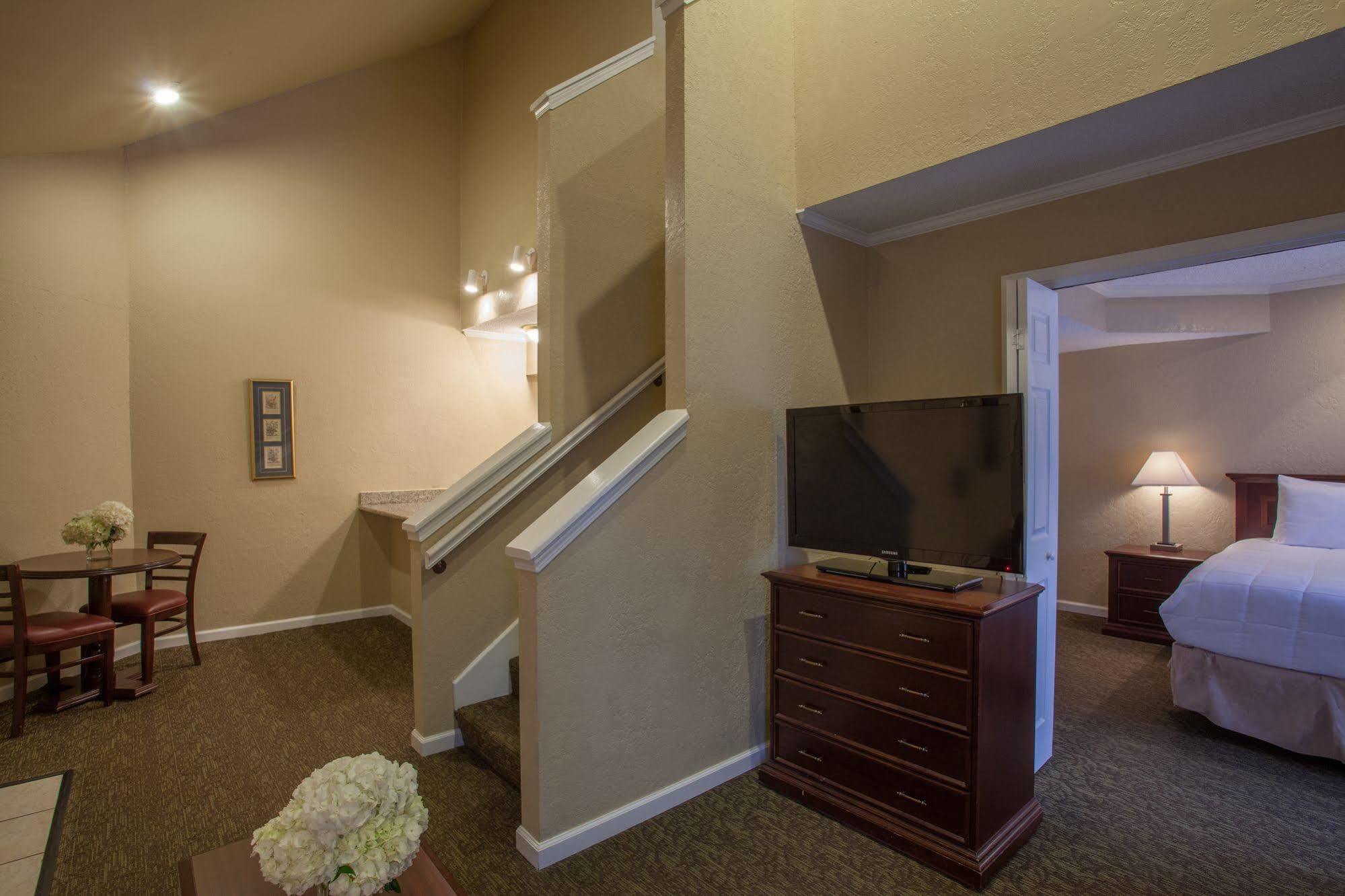Cloverleaf Suites バトンルージュ エクステリア 写真